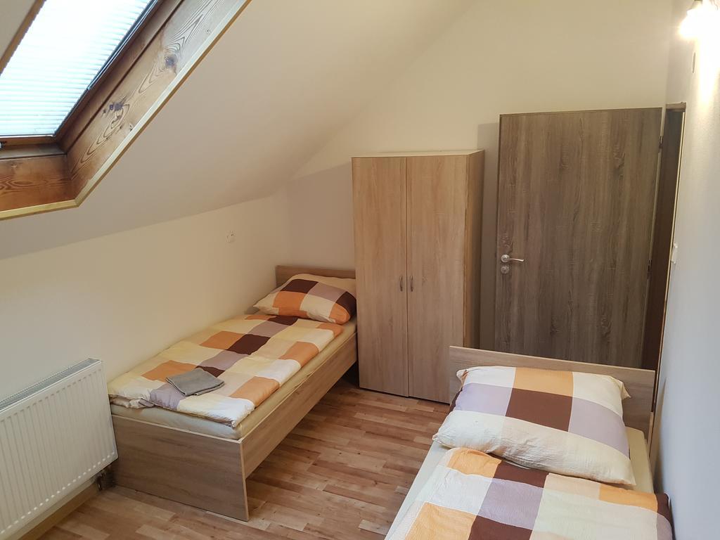Ubytovani Zizkova Pacov Hotel Ngoại thất bức ảnh