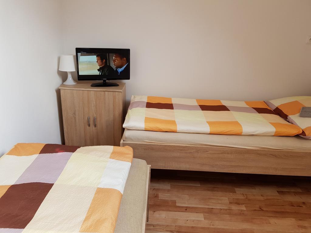 Ubytovani Zizkova Pacov Hotel Ngoại thất bức ảnh
